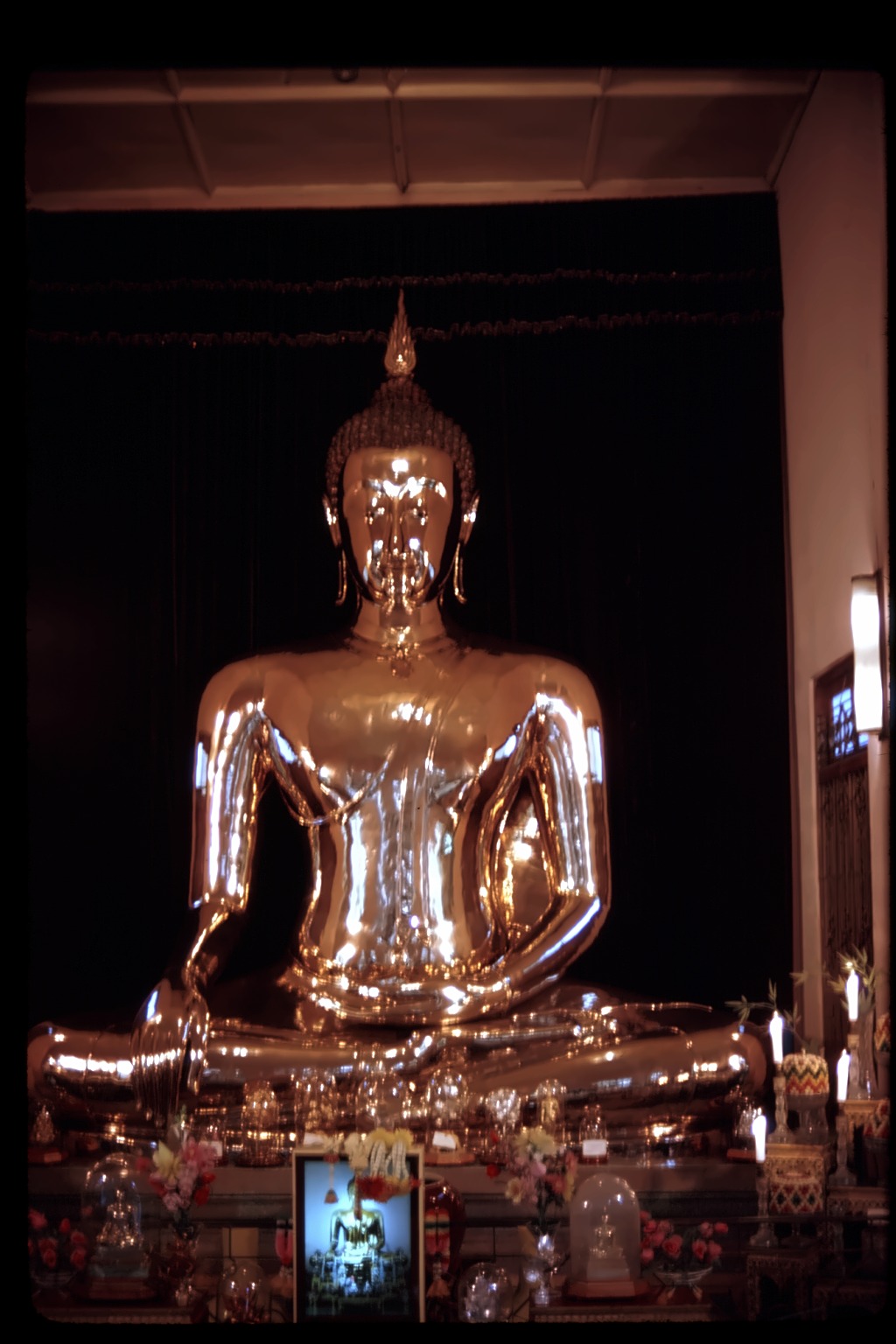 The Golden Buddha, Wat Traimit