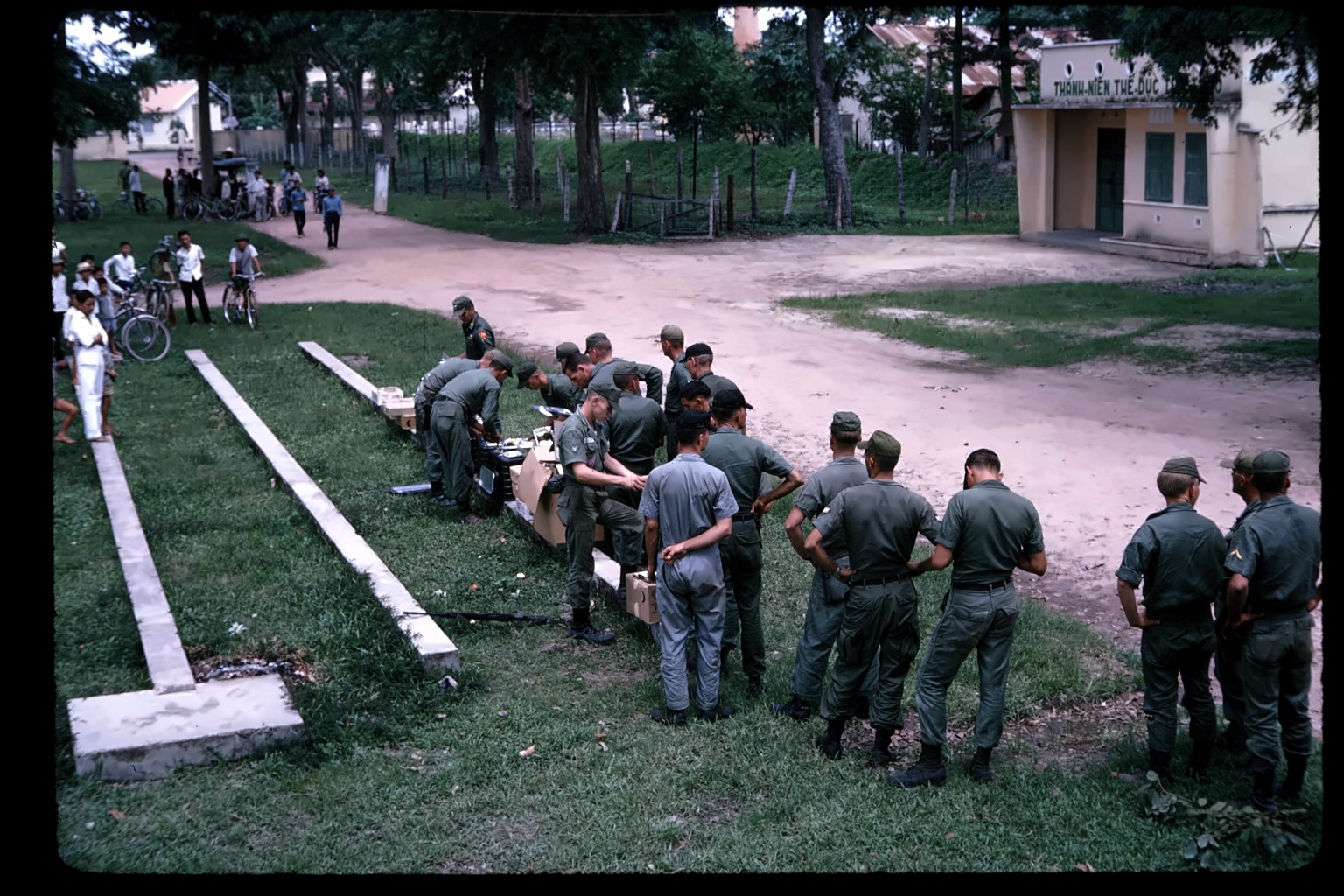 Chow line